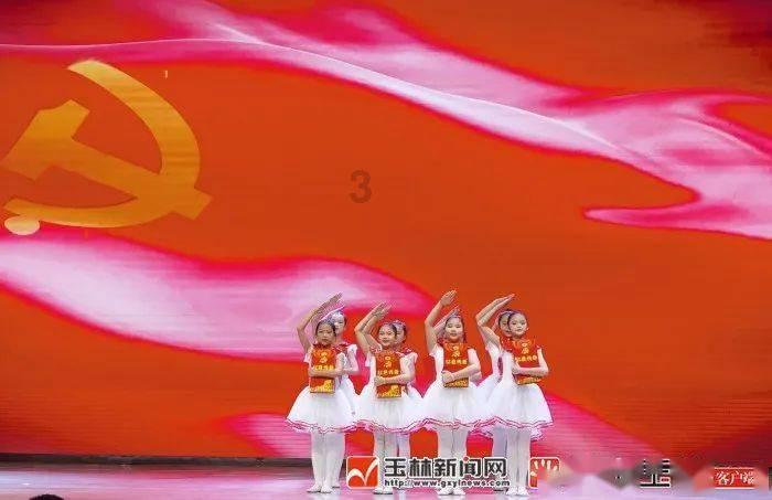 暖阳下的女孩们